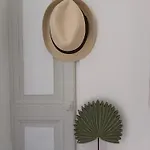 Au Coeur De La Petite Cite De Caractere Διαμέρισμα *