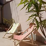 Au Coeur De La Petite Cite De Caractere
