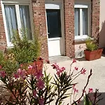 Au Coeur De La Petite Cite De Caractere