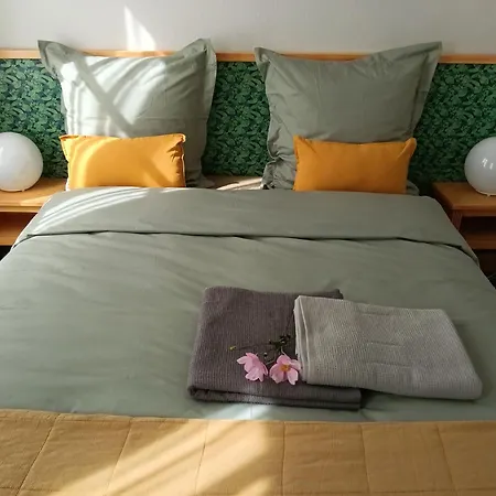 Au Cœur De La Petite Cité De Caractère Sézanne