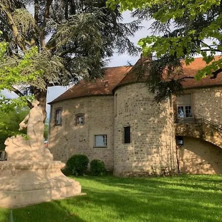Au Coeur De La Petite Cite De Caractere