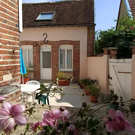 Au Coeur De La Petite Cite De Caractere Sézanne