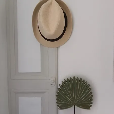 Au Coeur De La Petite Cite De Caractere Διαμέρισμα *