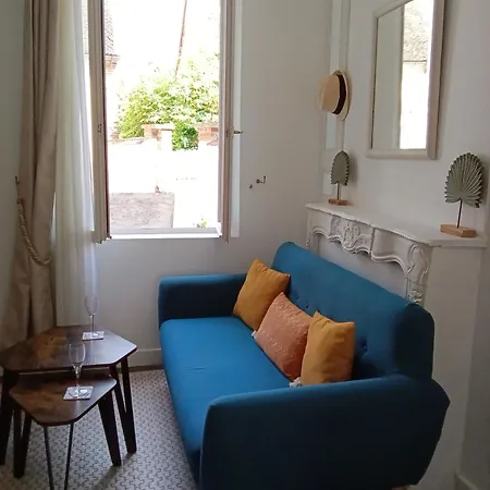 Au Coeur De La Petite Cite De Caractere 아파트